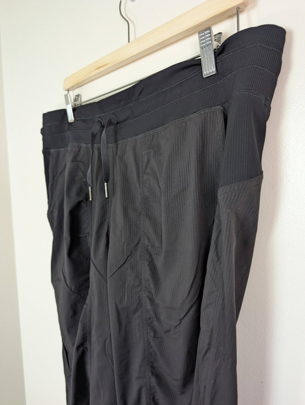 Lululemon dance studio joggers - SZ 14
