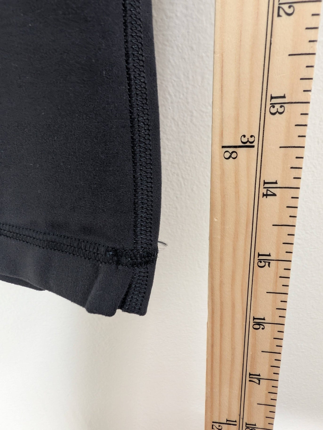 Lululemon black crop - SZ 14