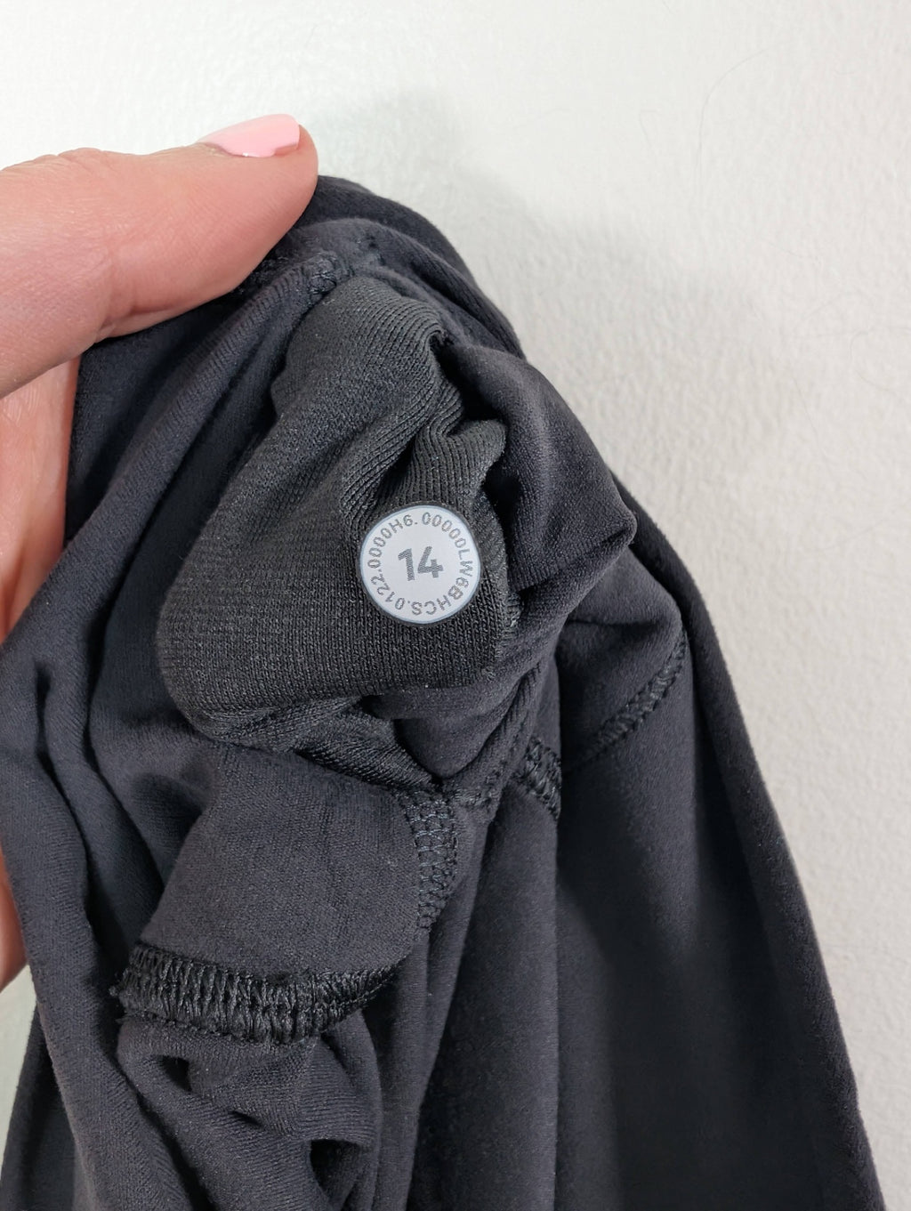 Lululemon black crop - SZ 14