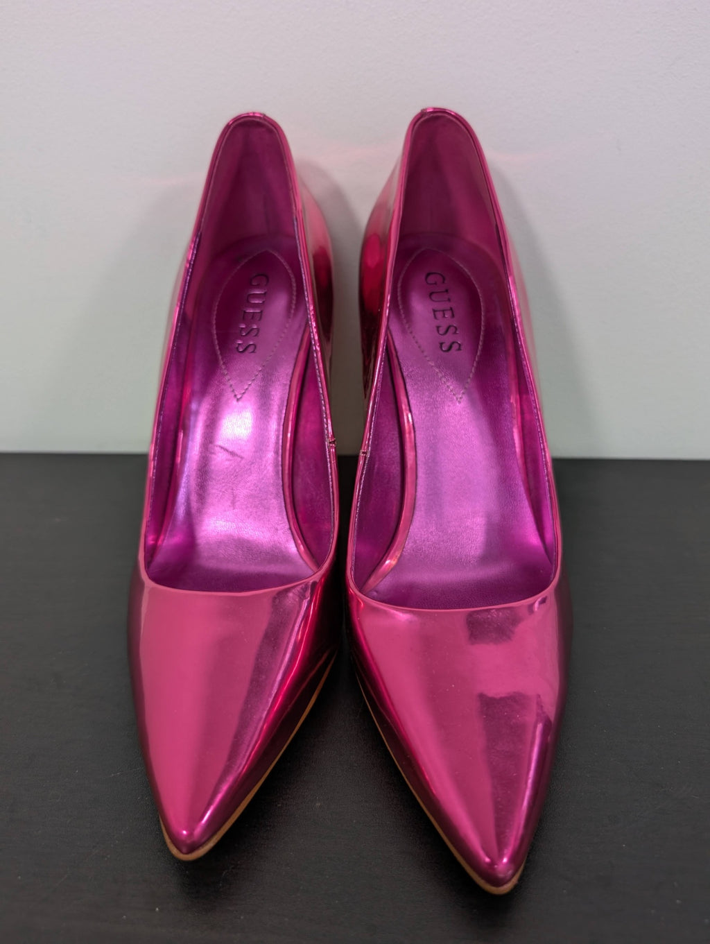 Guess metallic fuchsia pumps - SZ 9