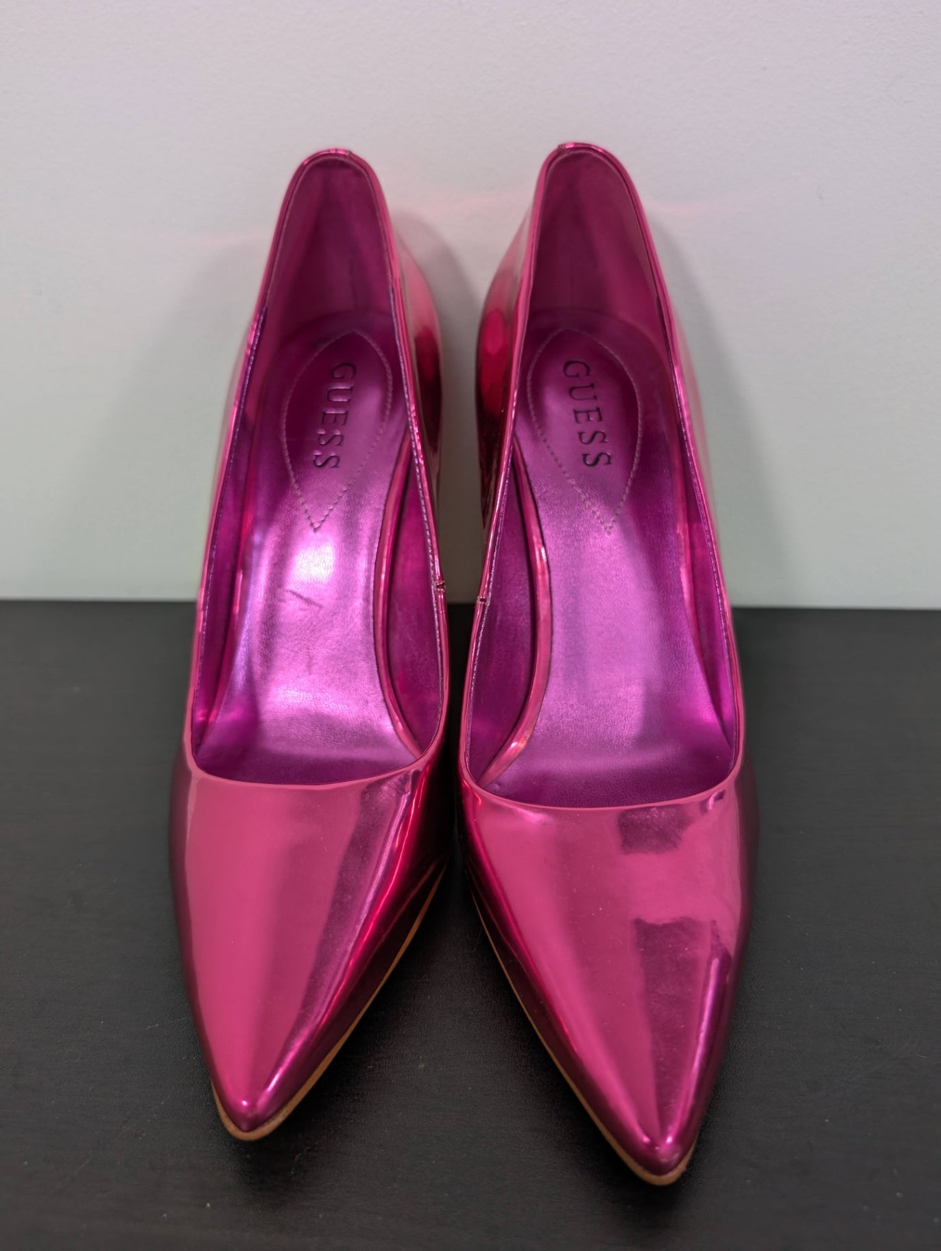 Guess metallic fuchsia pumps - SZ 9