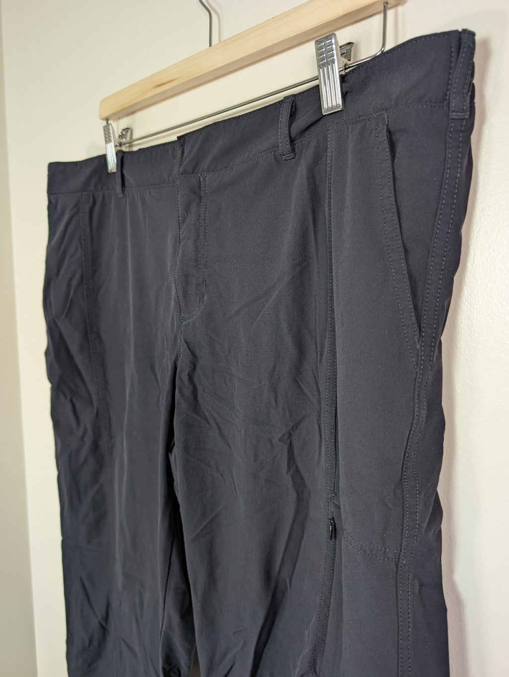 Kirkland Signature travel pant - SZ 16