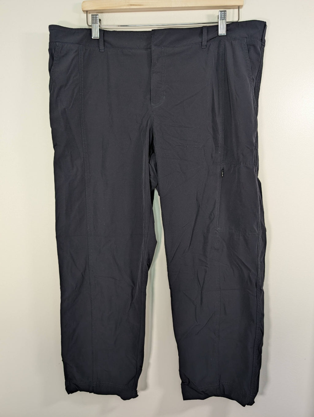 Kirkland Signature travel pant - SZ 16