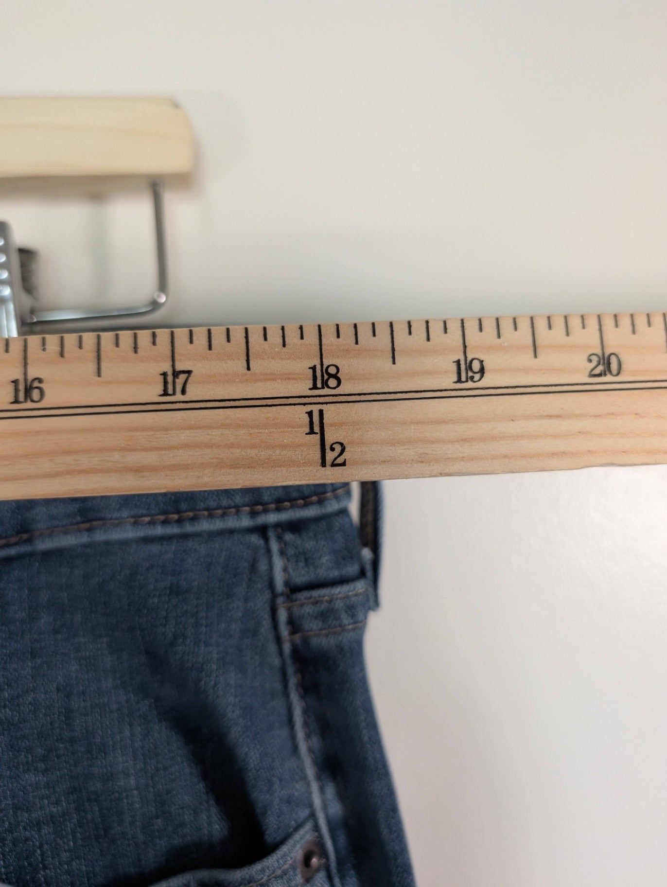 NWT Levi's 311 shaping skinny - 20