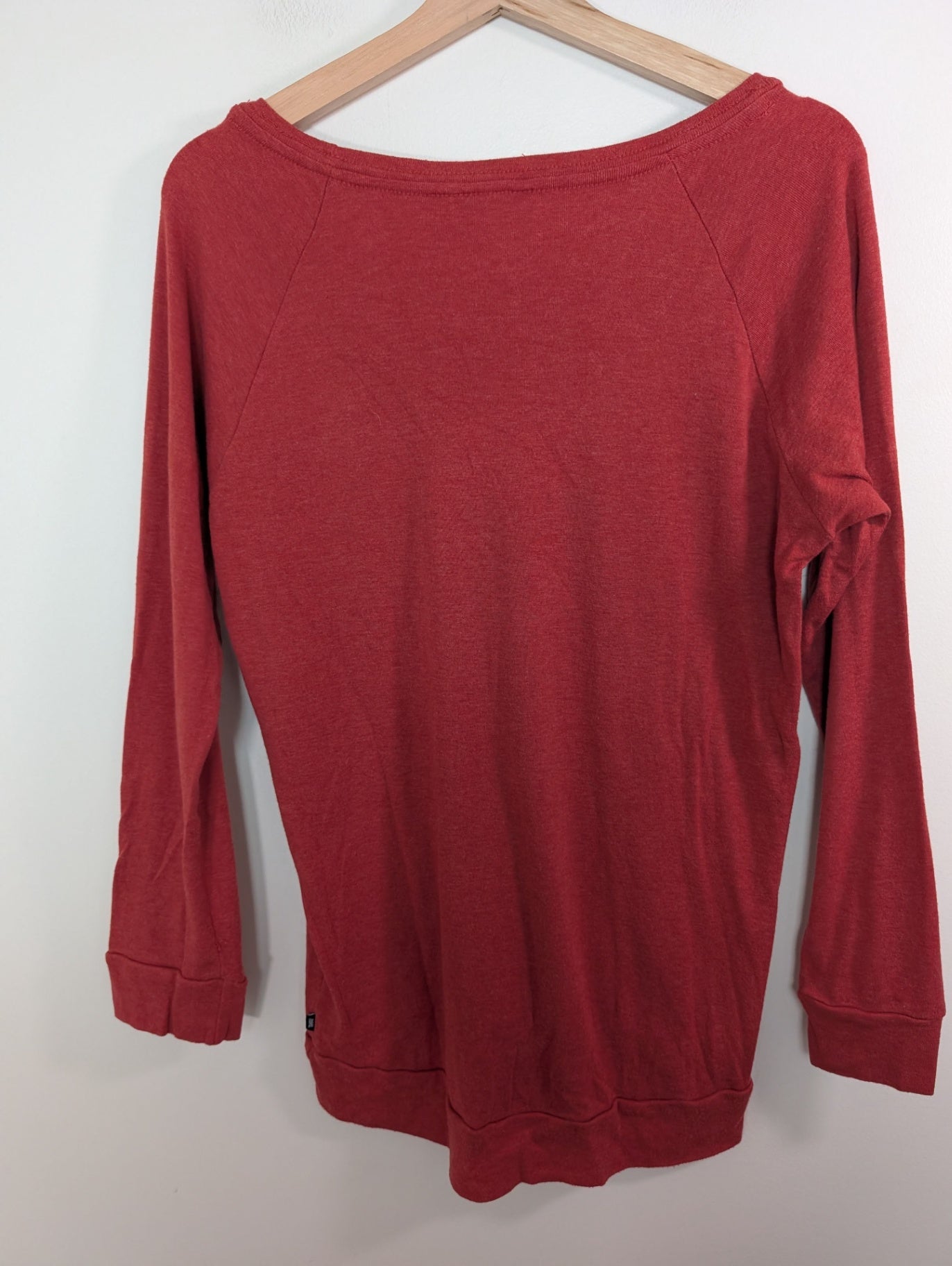 TNA red long-sleeve - S