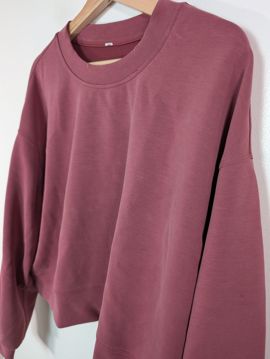 Lululemon crewneck - Appears M