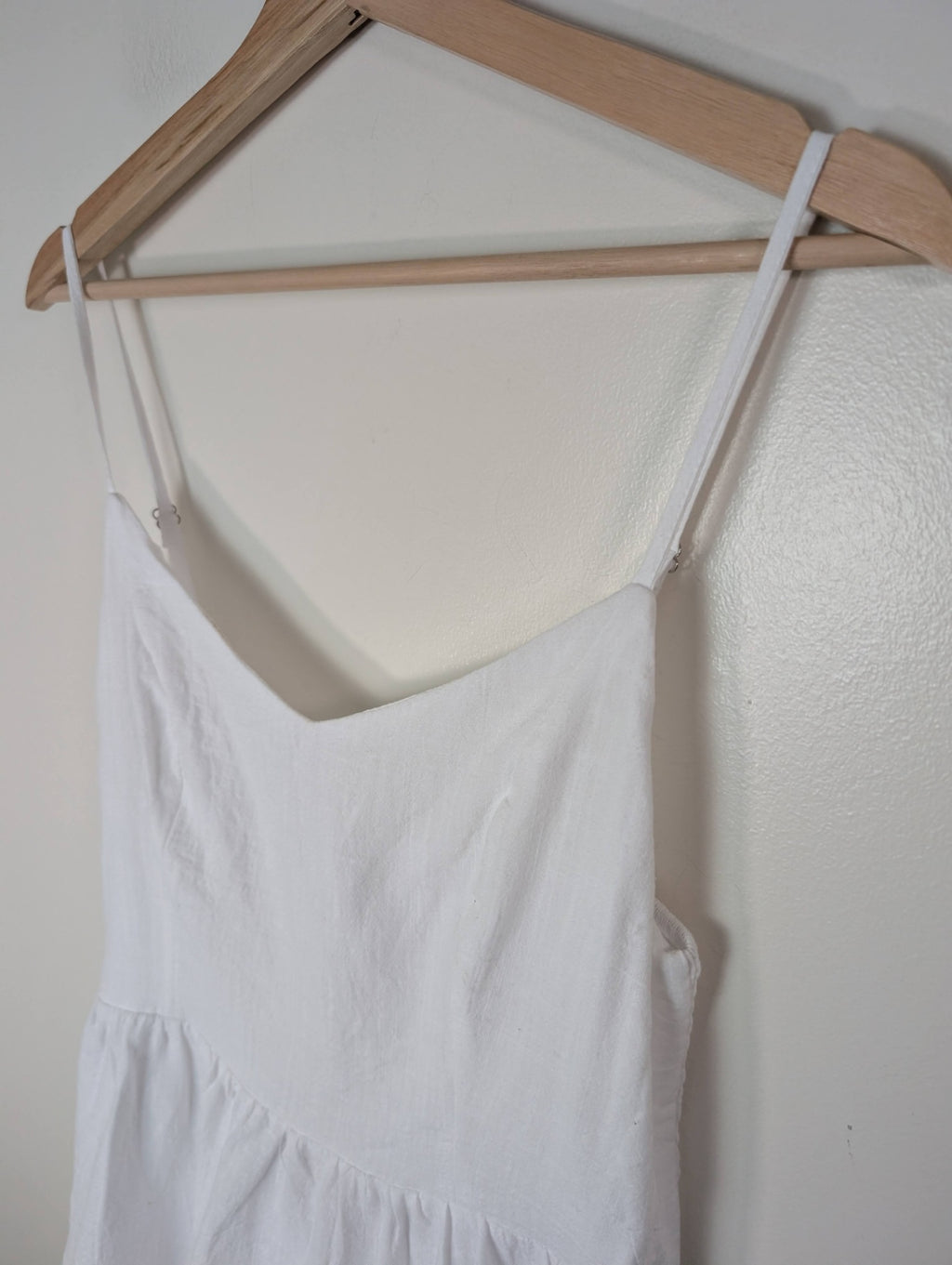 NWT Fancyinn white dress - M