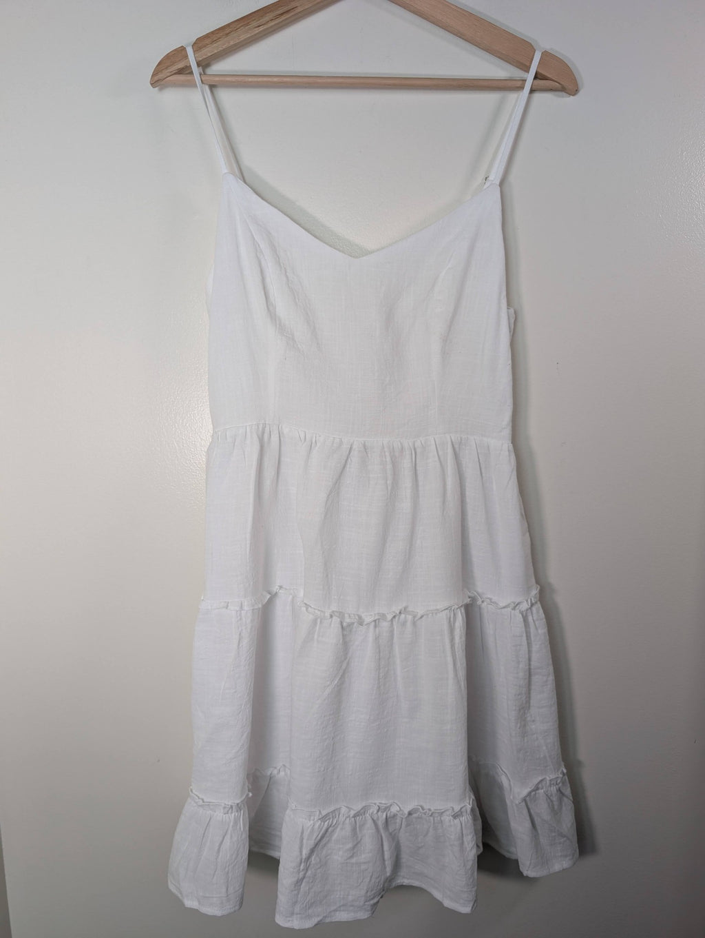 NWT Fancyinn white dress - M