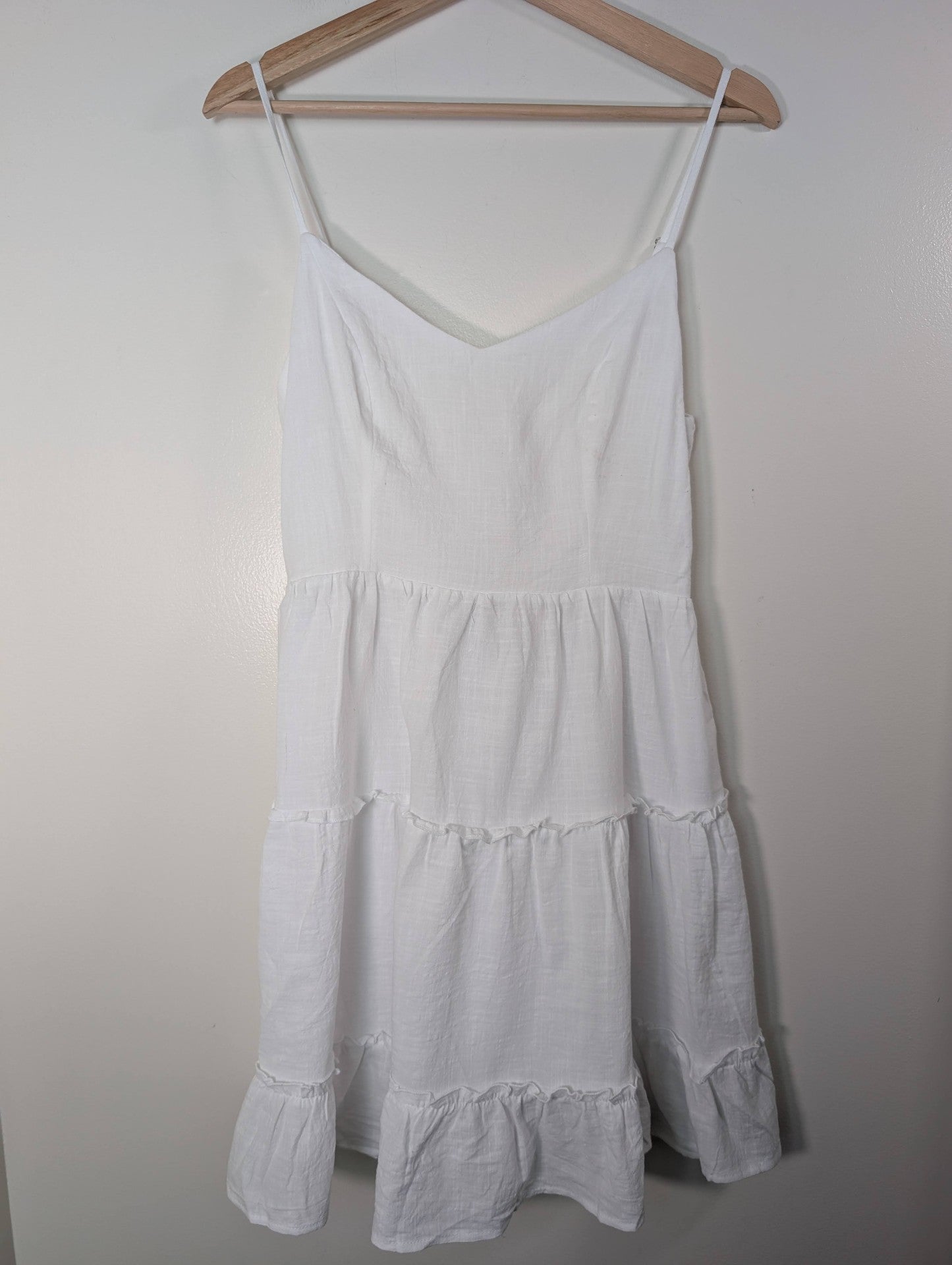 NWT Fancyinn white dress - M