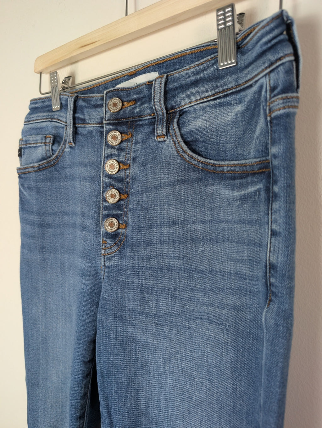 KanCan distressed skinny - 28