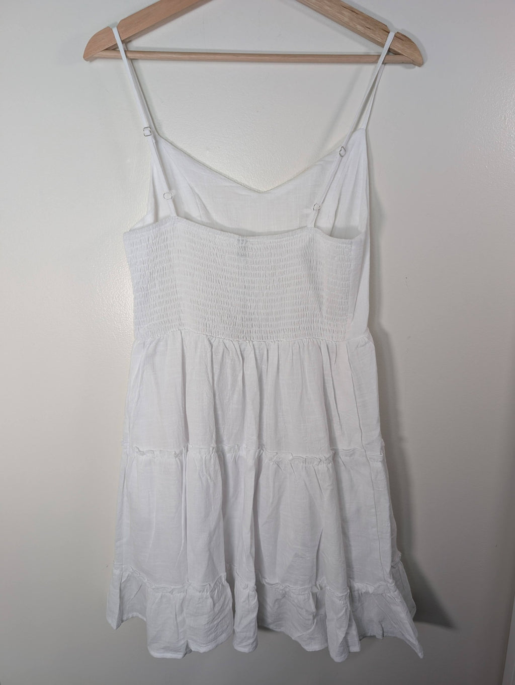 NWT Fancyinn white dress - M