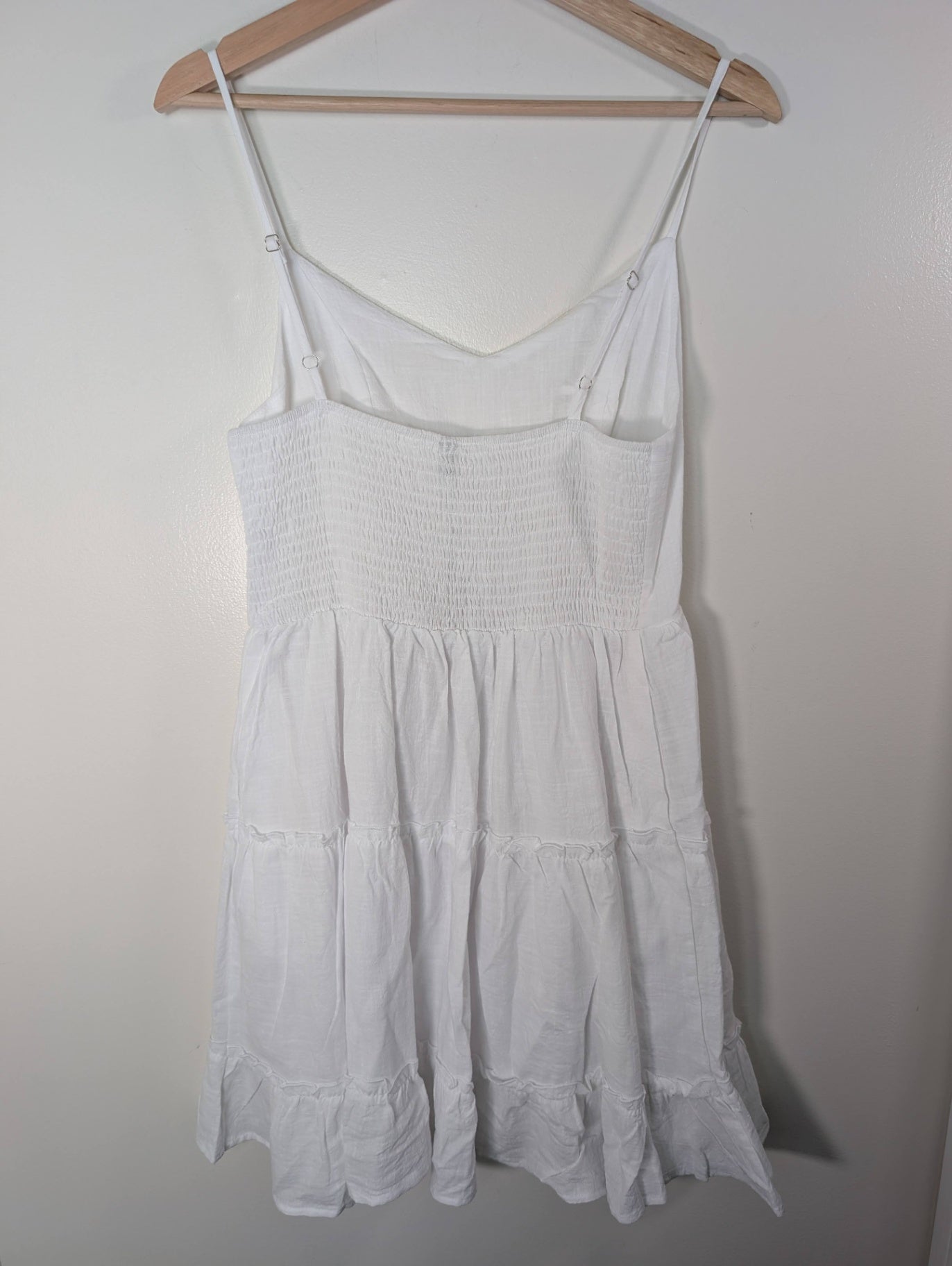 NWT Fancyinn white dress - M