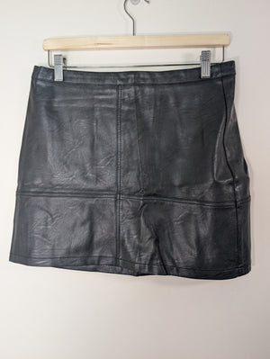 Tattoo pleather skirt - M