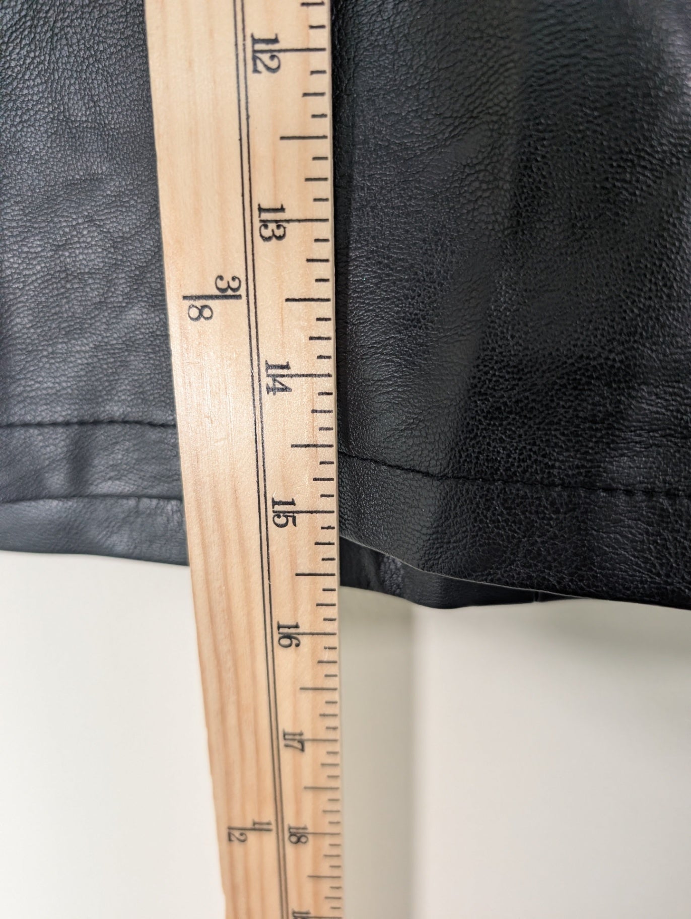 Tattoo pleather skirt - M