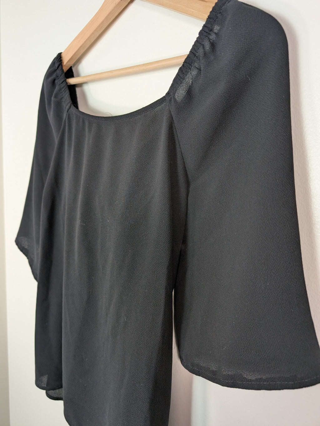 Reitmans bow back blouse - S