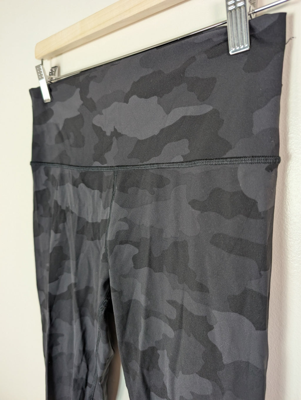 Lululemon camo leggings - 8
