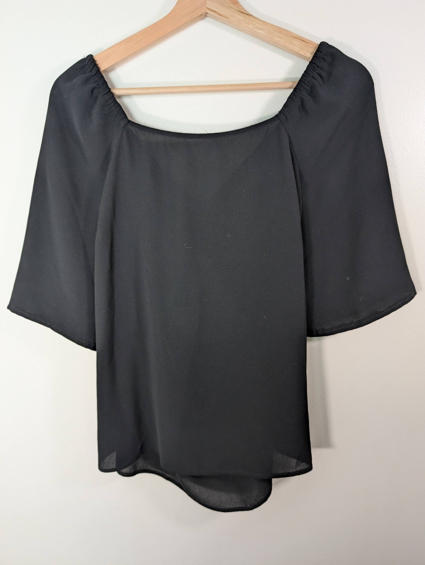 Reitmans bow back blouse - S