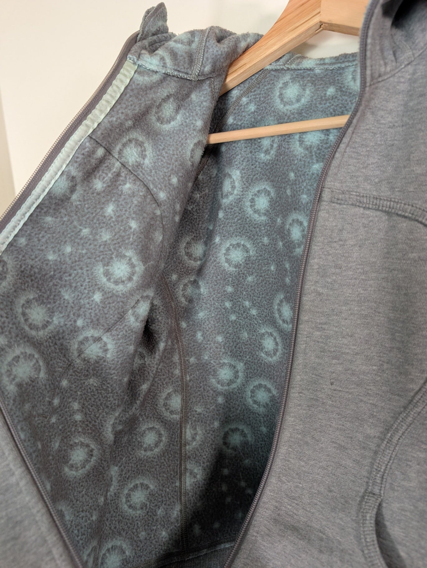 Lululemon scuba zip up hoodie - Appears S