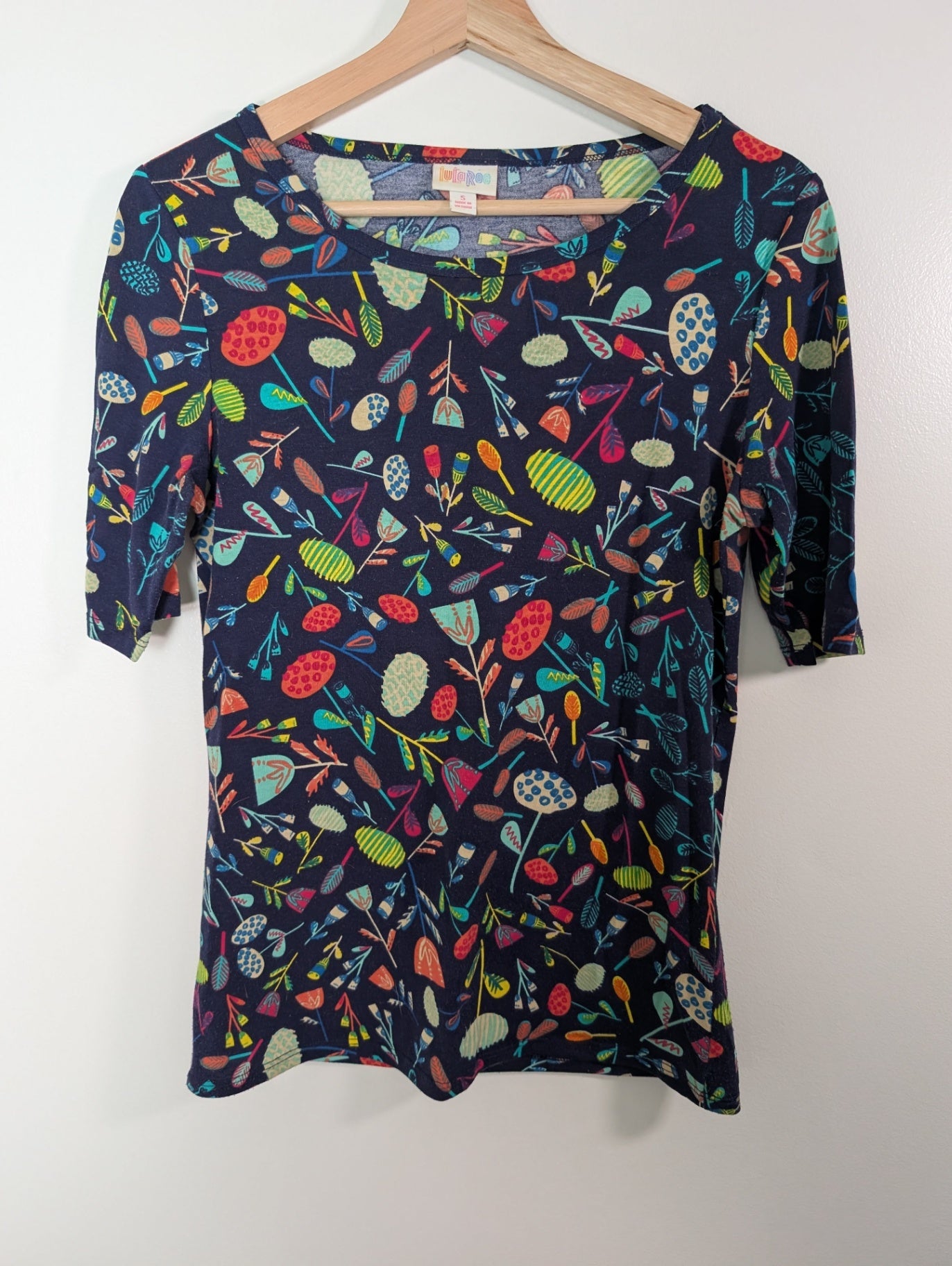 LulaRoe tropical tee - S