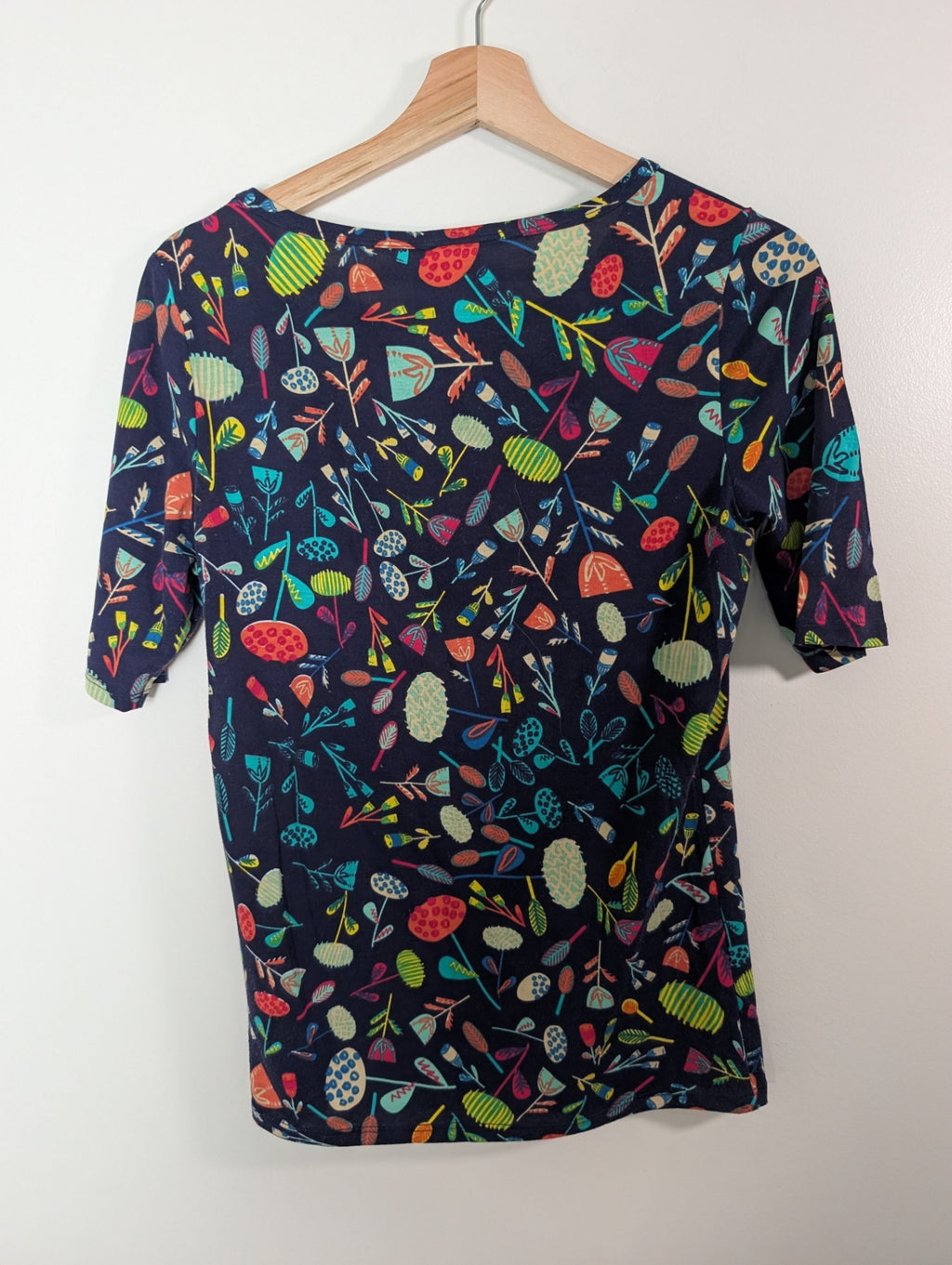 LulaRoe tropical tee - S