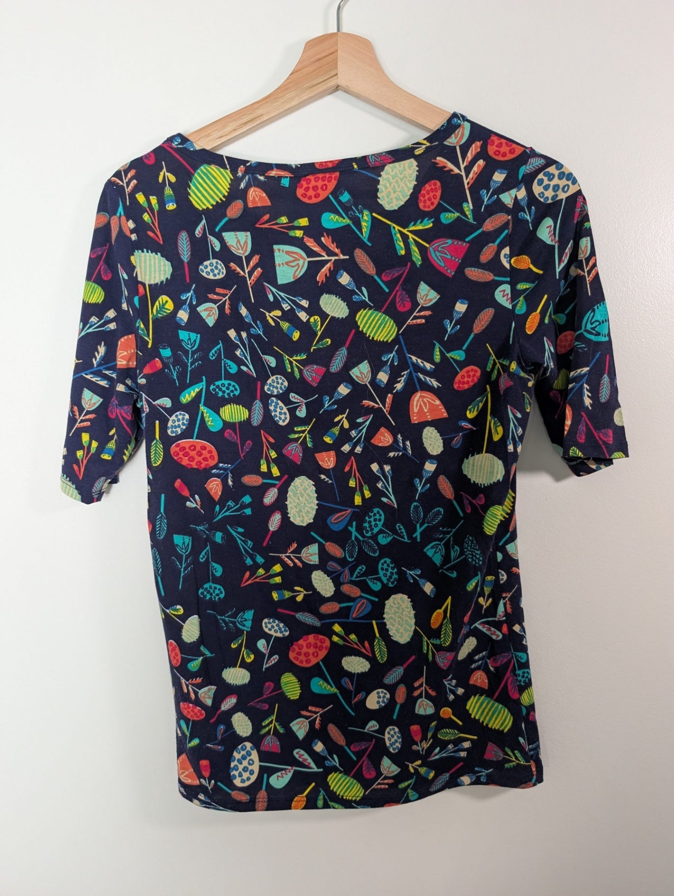 LulaRoe tropical tee - S