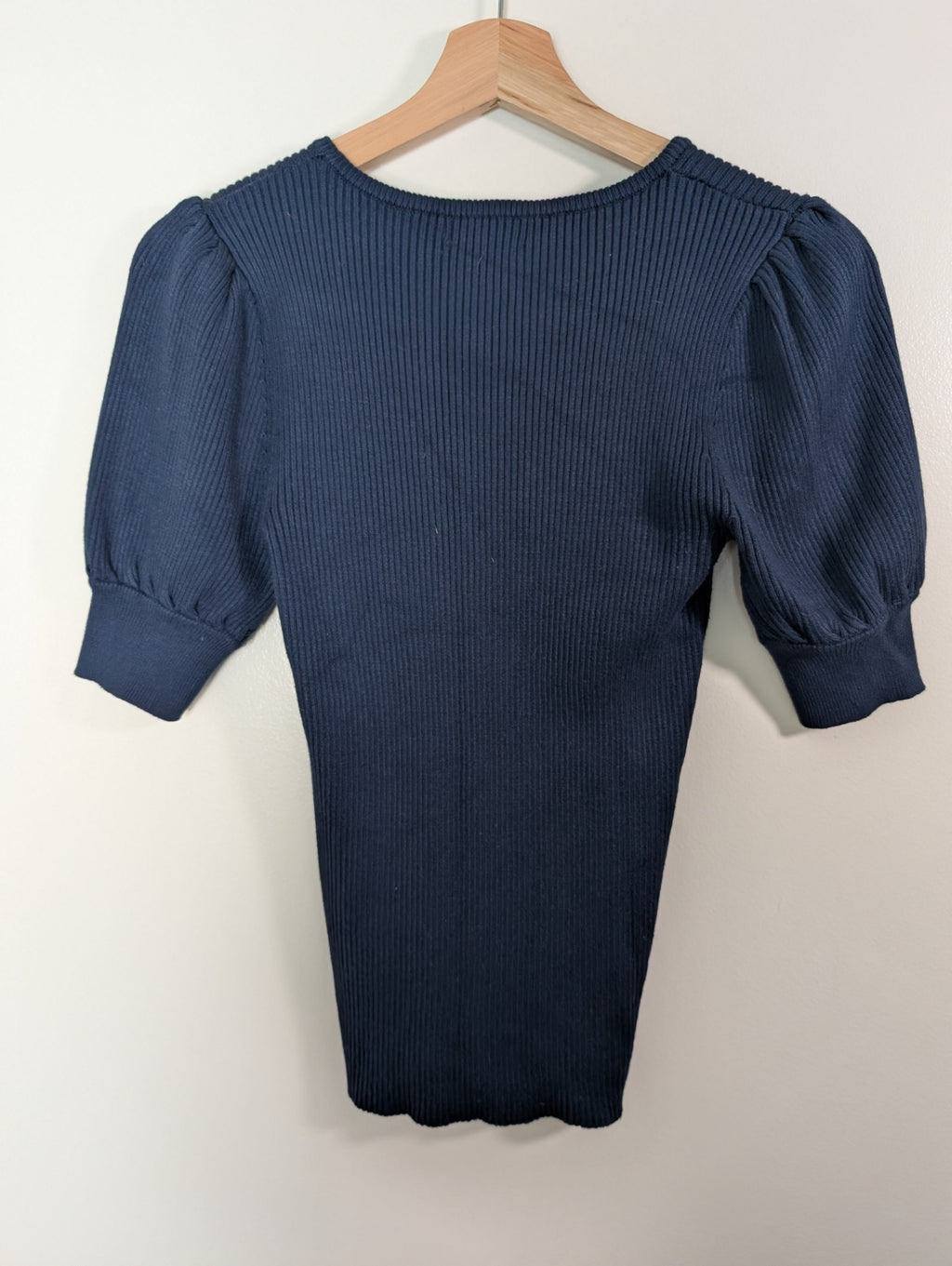 Tahari navy ribbed blouse - S