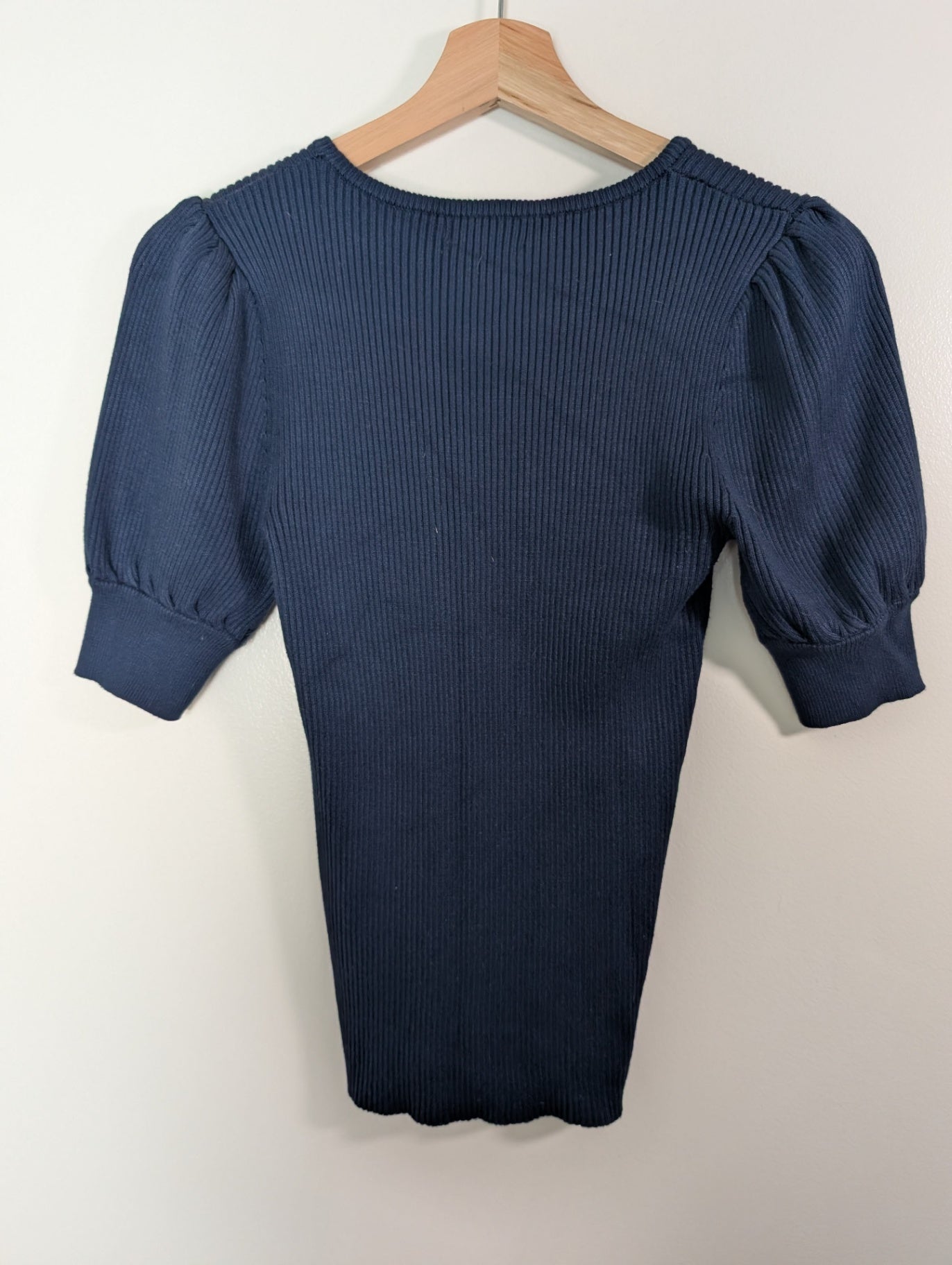 Tahari navy ribbed blouse - S