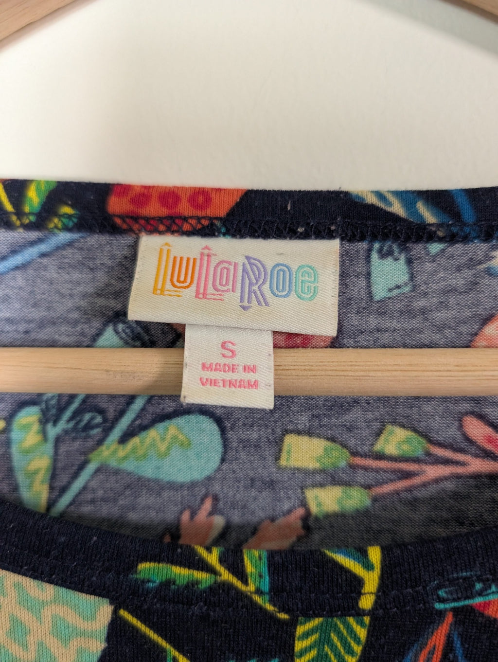 LulaRoe tropical tee - S