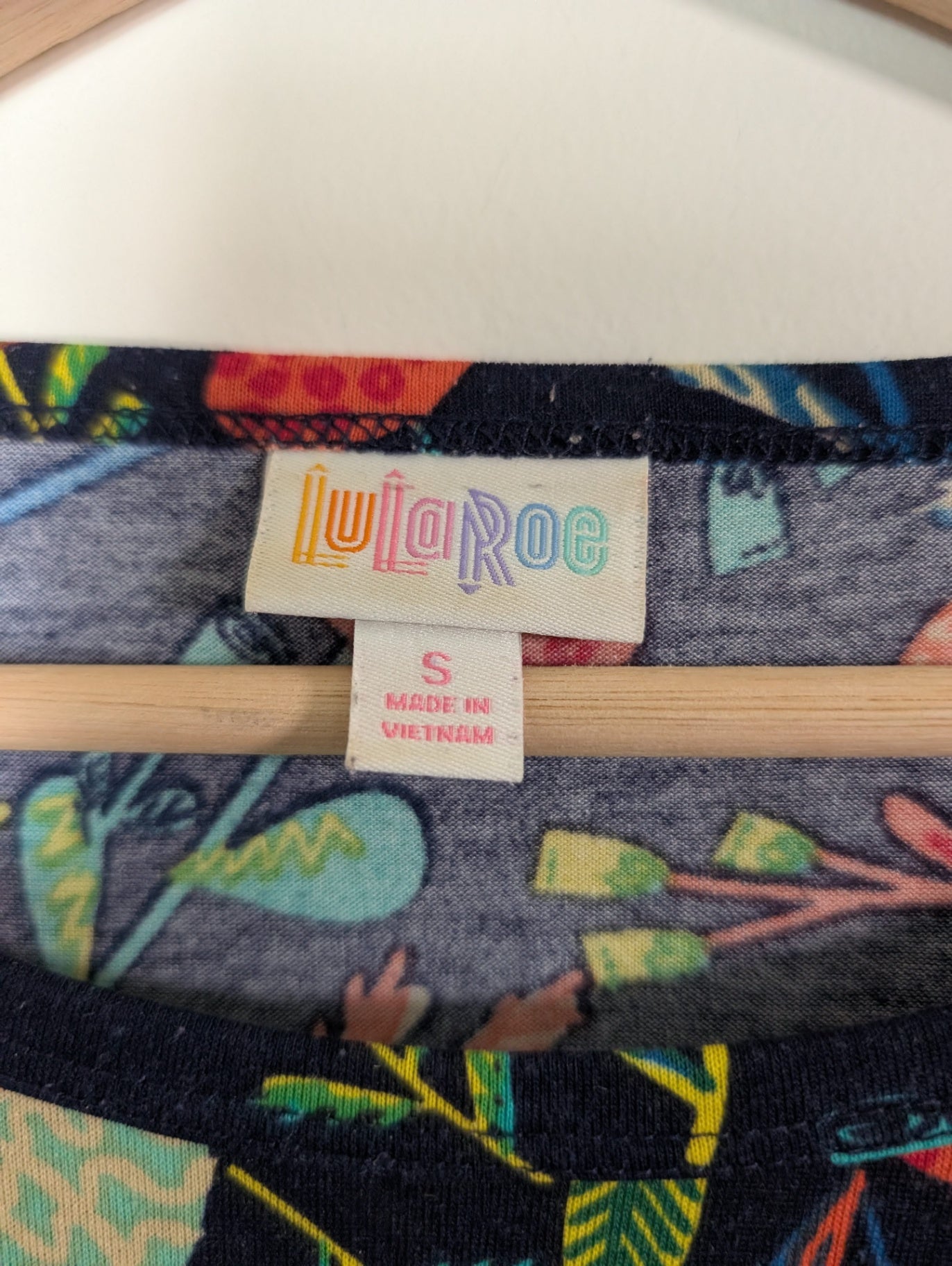 LulaRoe tropical tee - S