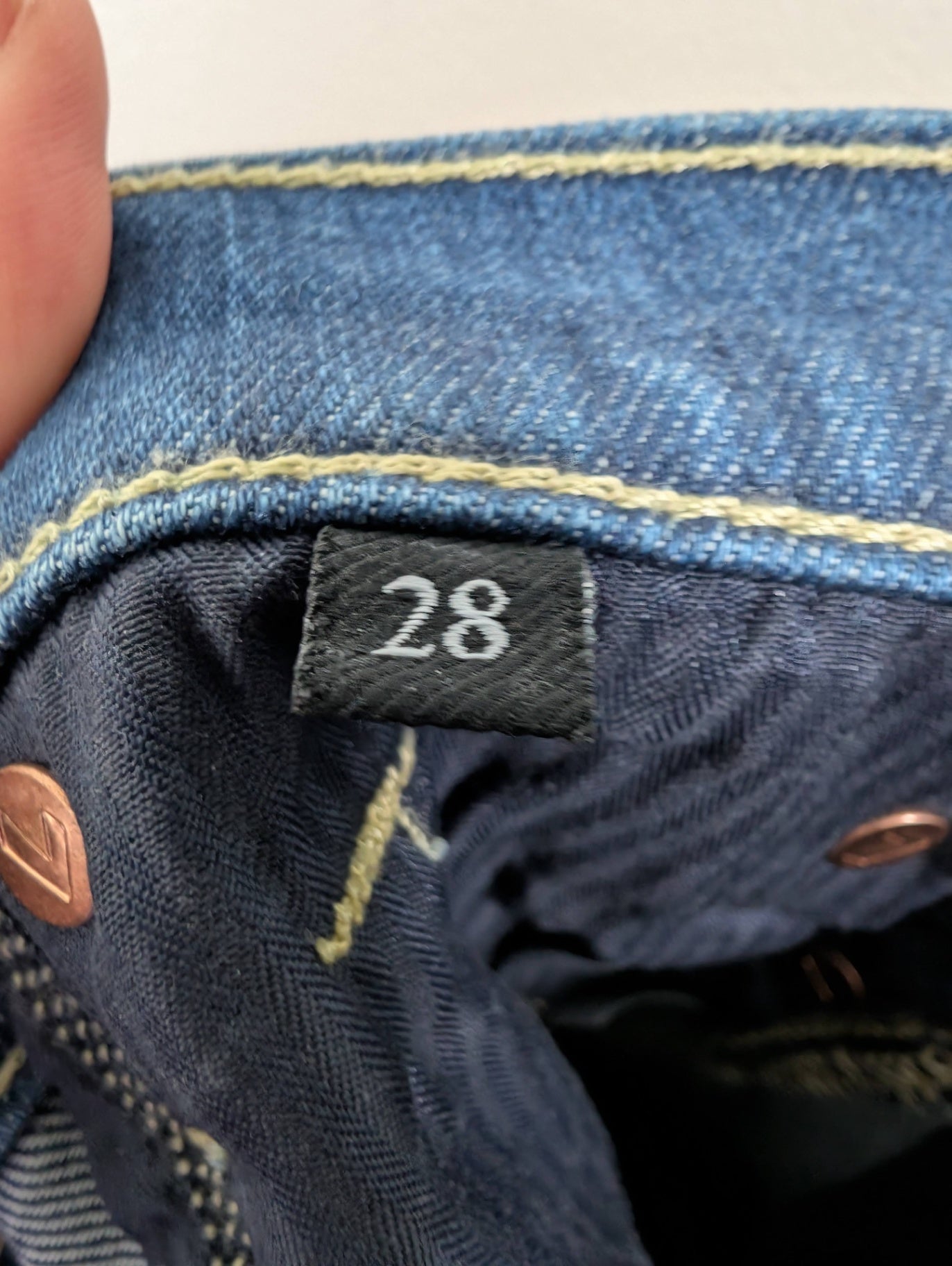 7 For All Mankind high waist cropped straight - 28