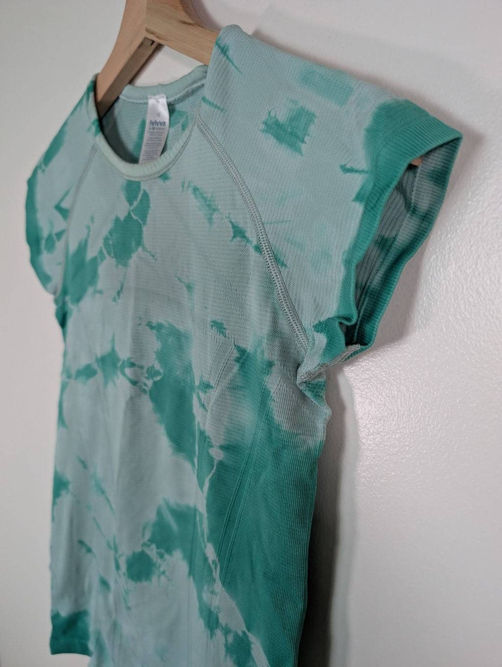 ivivva by lululemon shirt - 12 kids/wmns XS