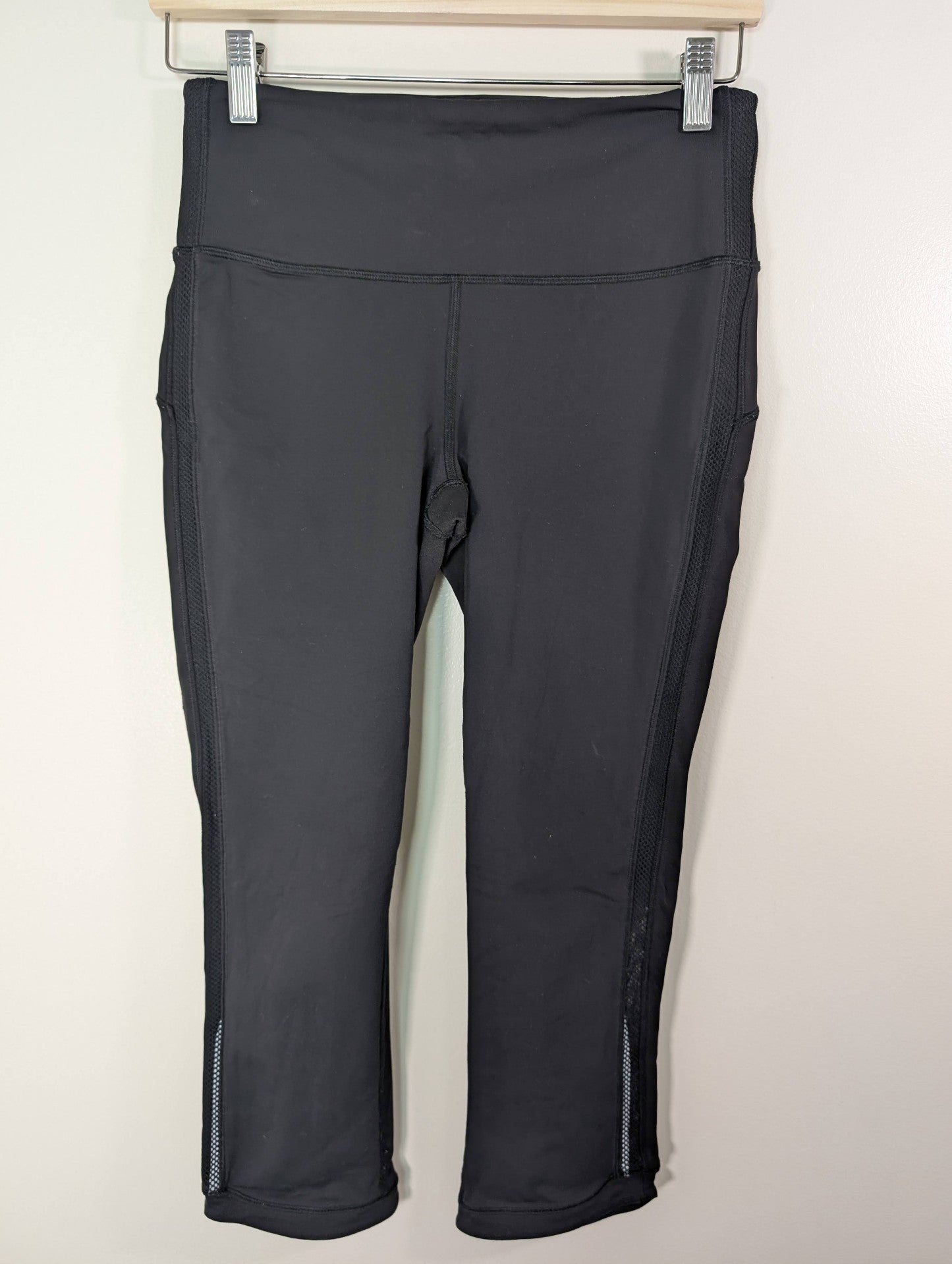 Lululemon black crop leggings - 6
