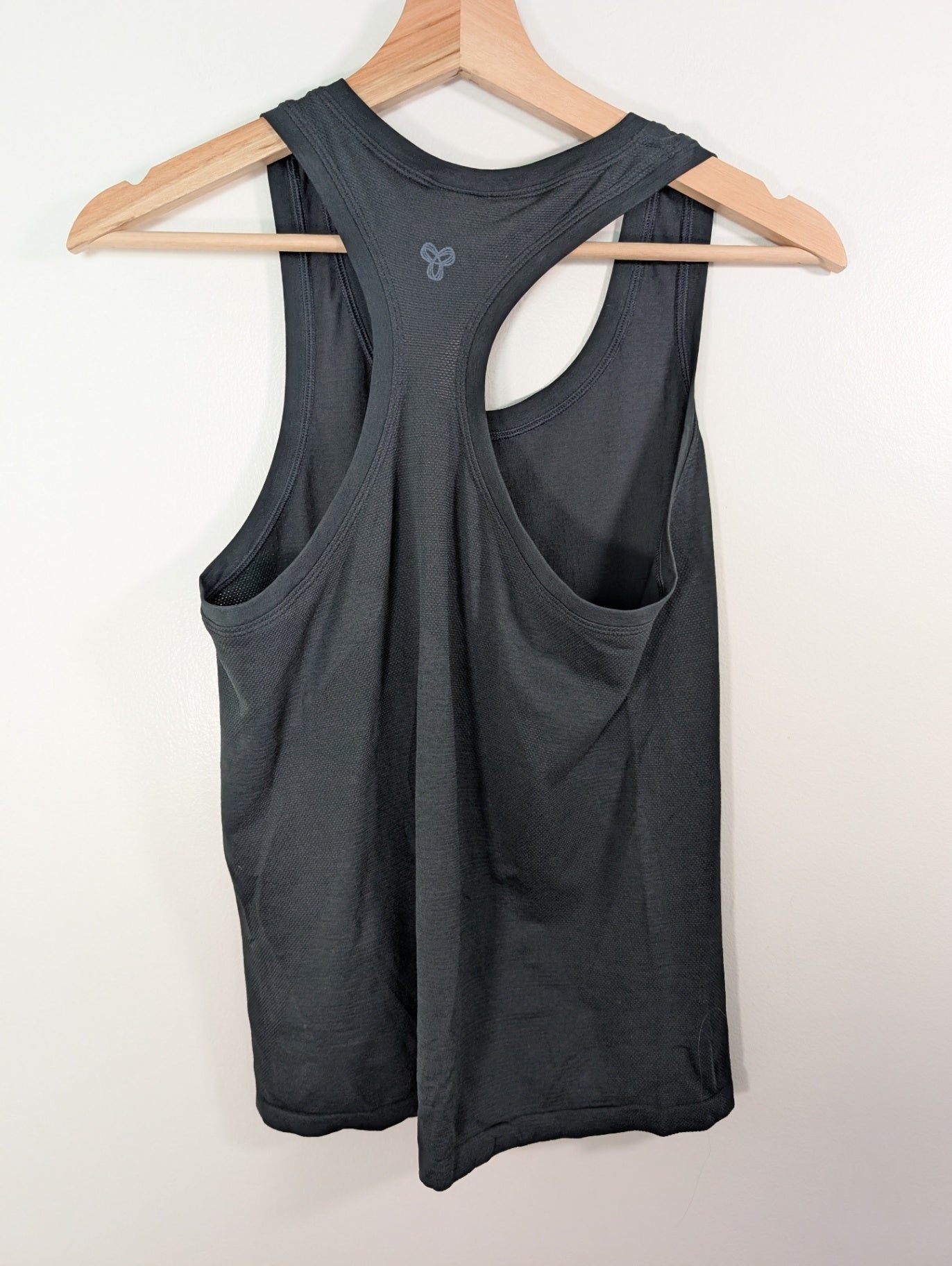 TnAction black racerback - S
