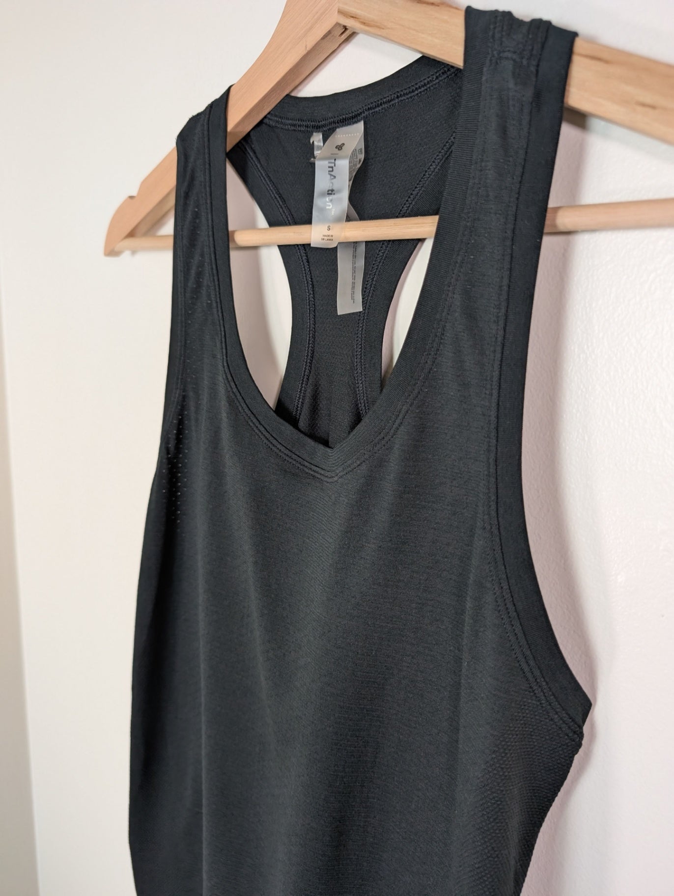 TnAction black racerback - S