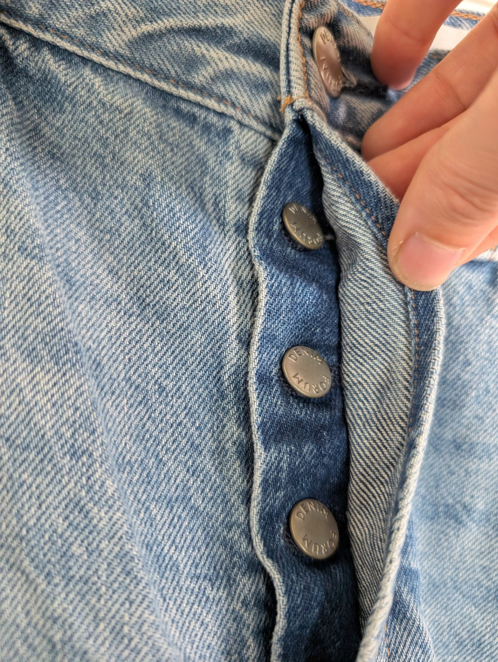 Denim Forum the ex-bf mid-thigh denim short - 28