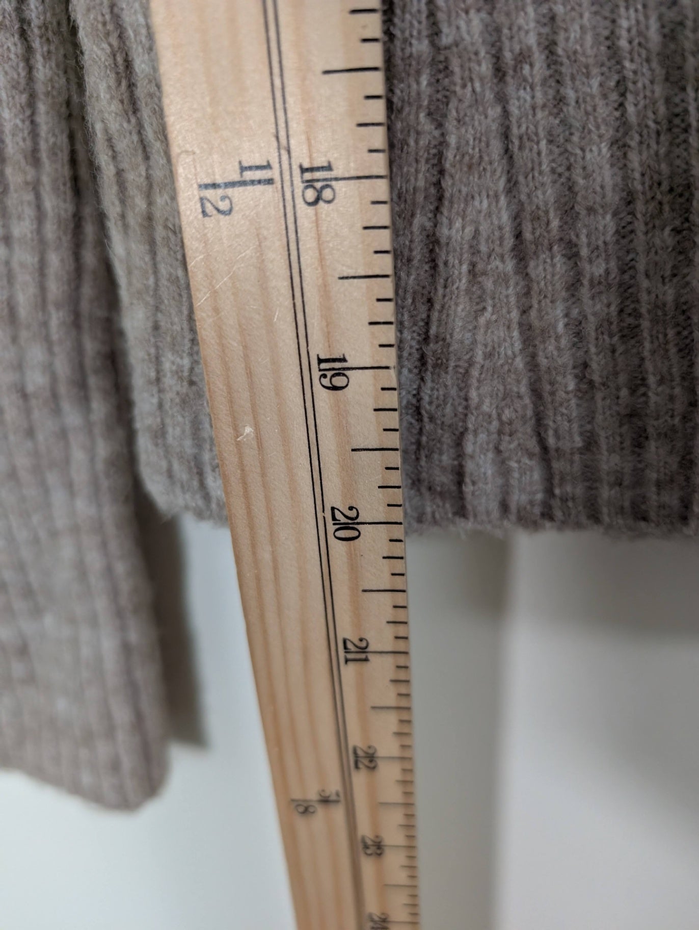 H&M off-the-shoulder sweater - S