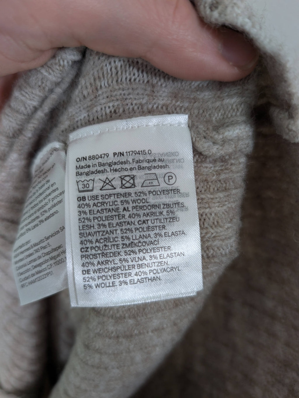 H&M off-the-shoulder sweater - S