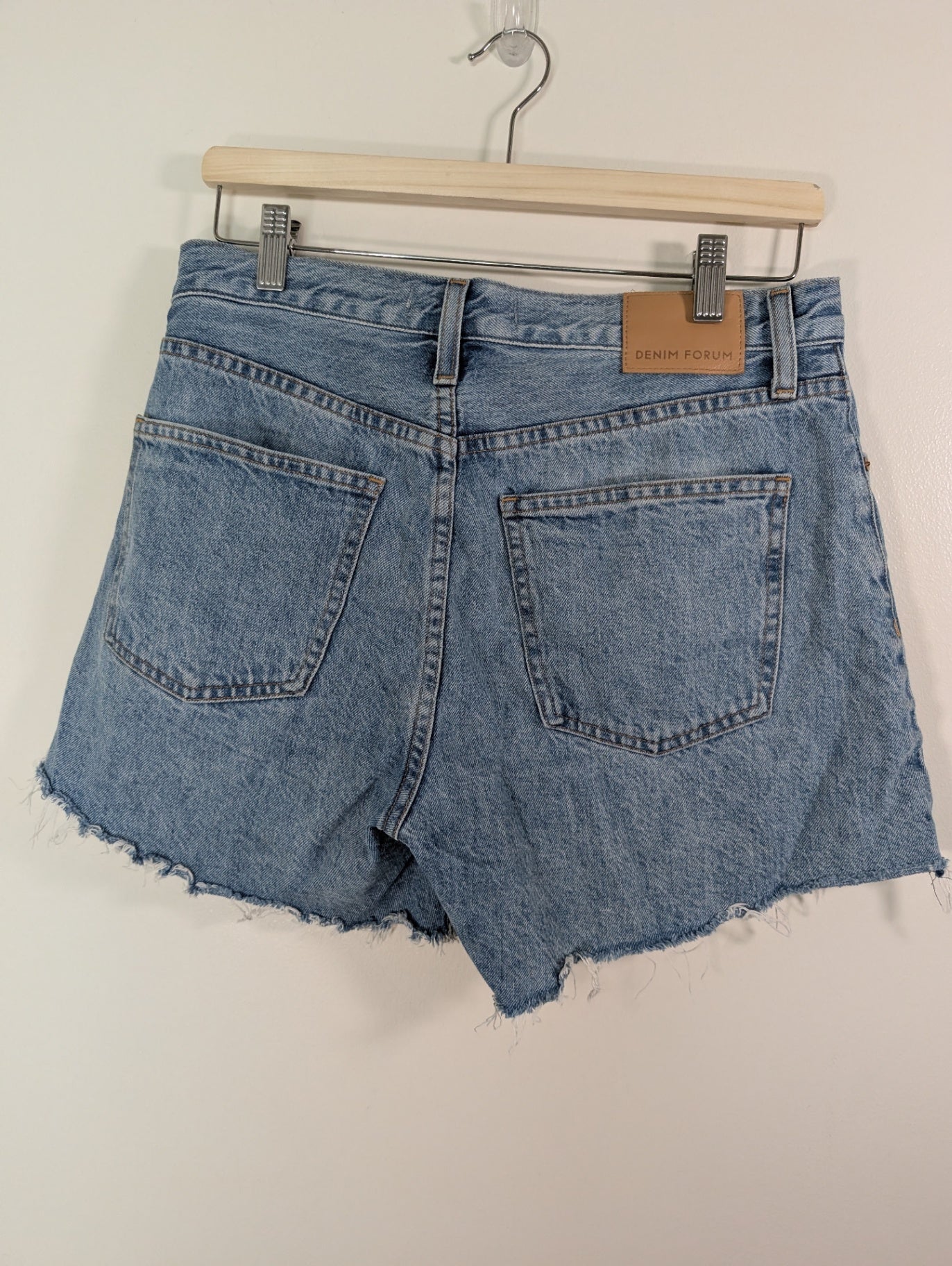 Denim Forum the ex-bf mid-thigh denim short - 28