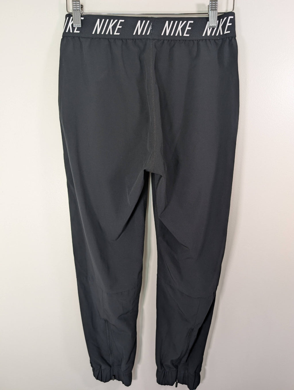Nike joggers - M