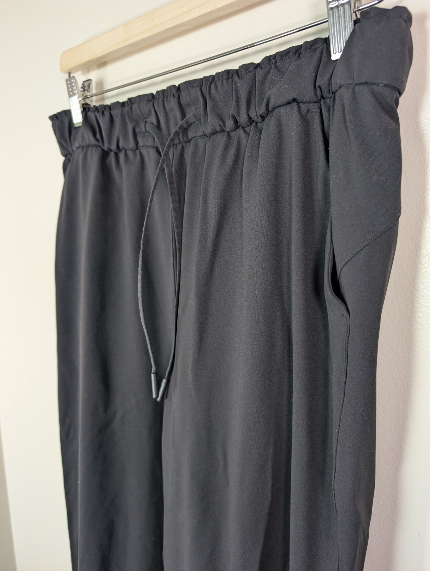 Lululemon joggers - 8