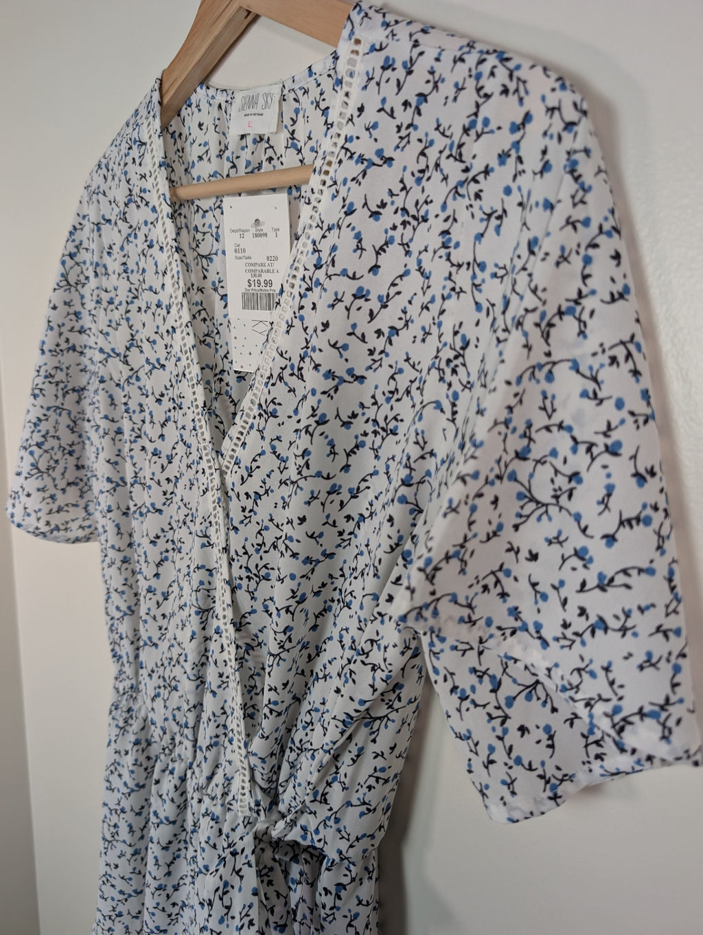 NWT Sienna Sky blouse - L