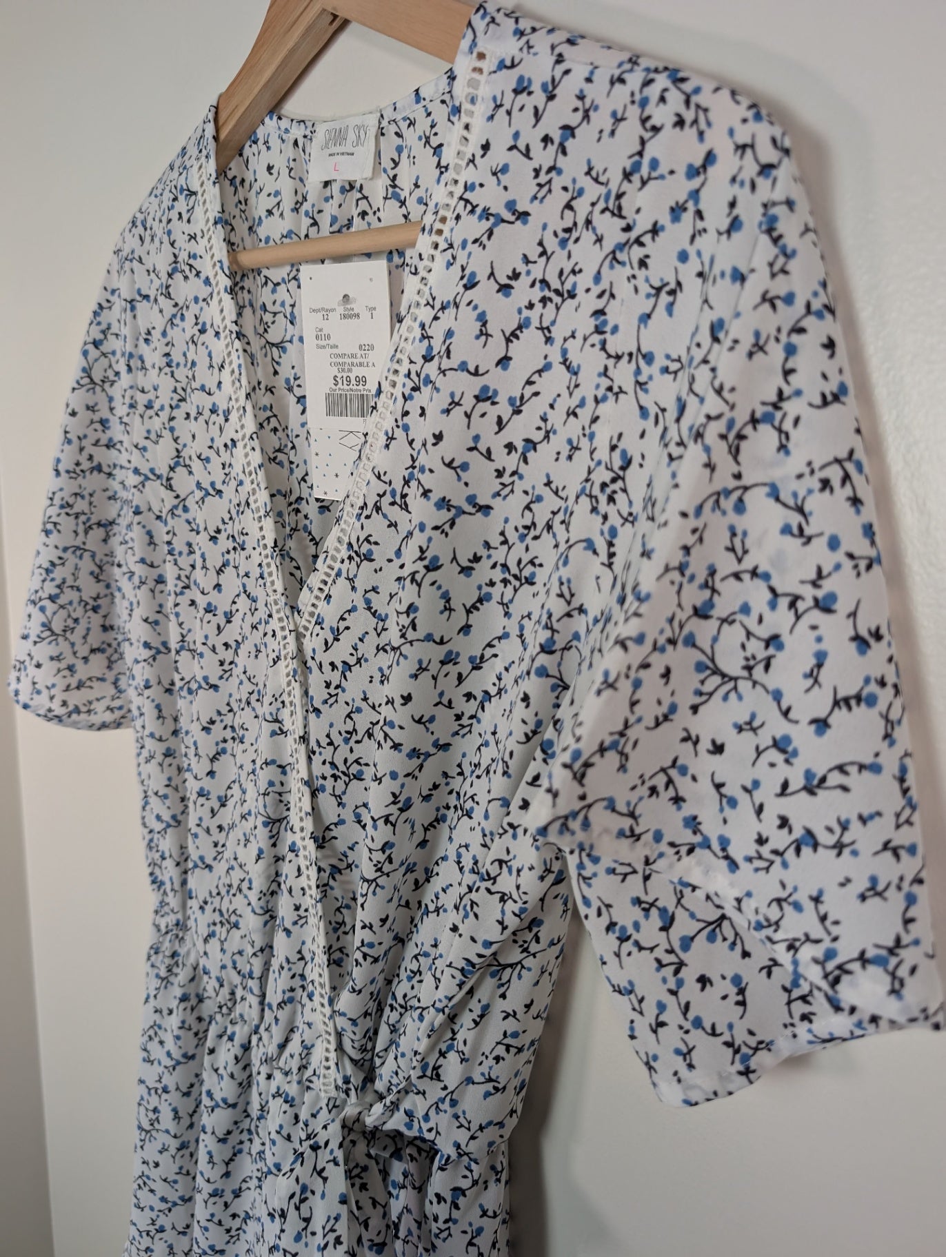 NWT Sienna Sky blouse - L