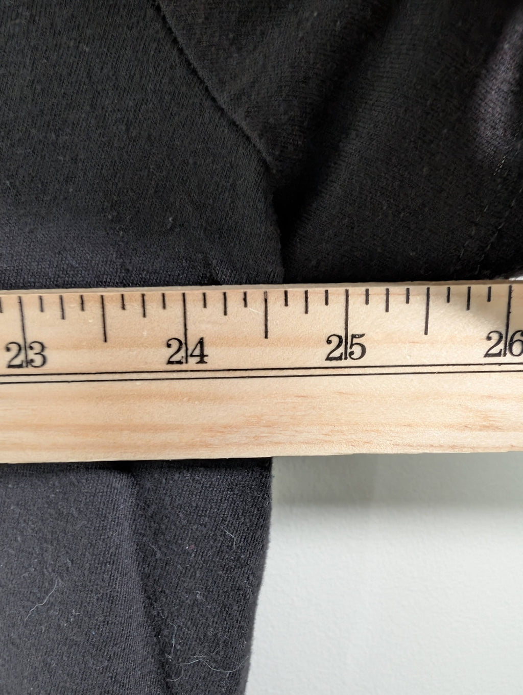 Old Navy black v-neck tee - XXL