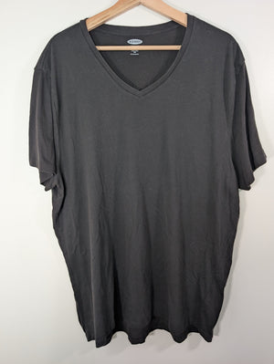 Old Navy black v-neck tee - XXL