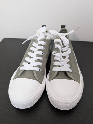 NWT Shoedazzle green sneakers - 7