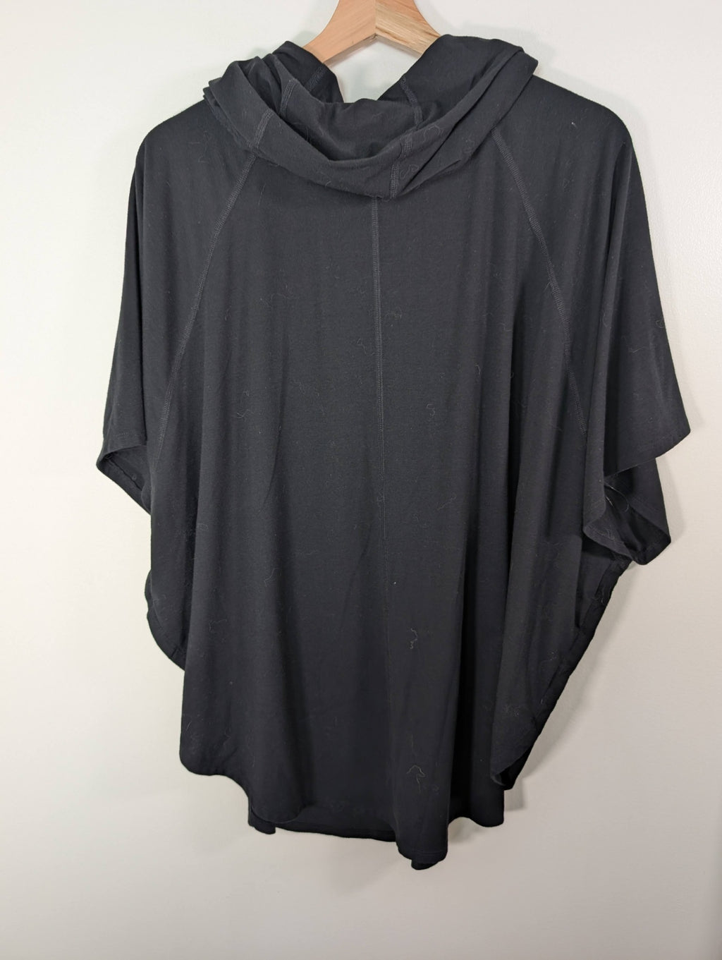 Joe Fresh Black poncho - Appears L