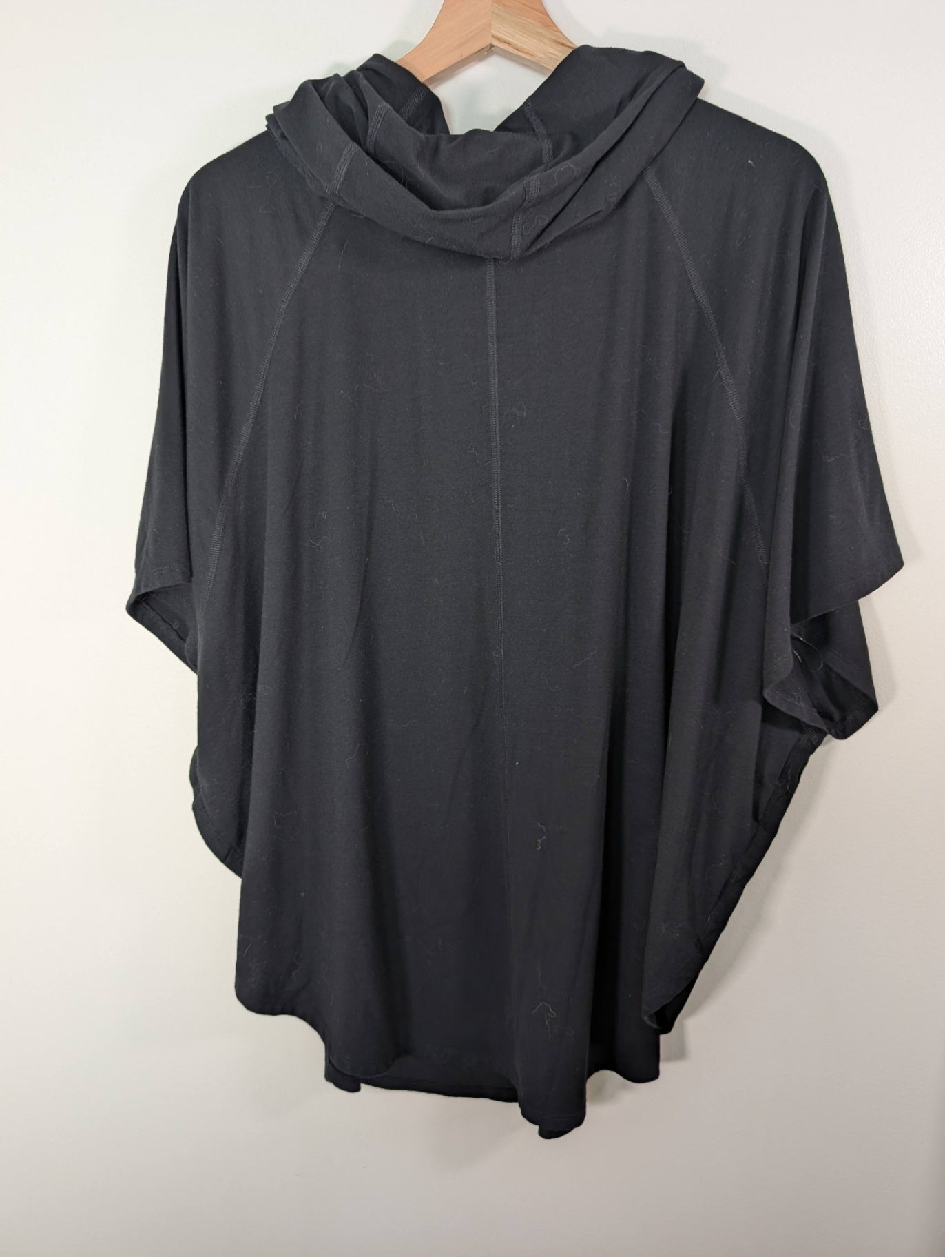 Joe Fresh Black poncho - Appears L