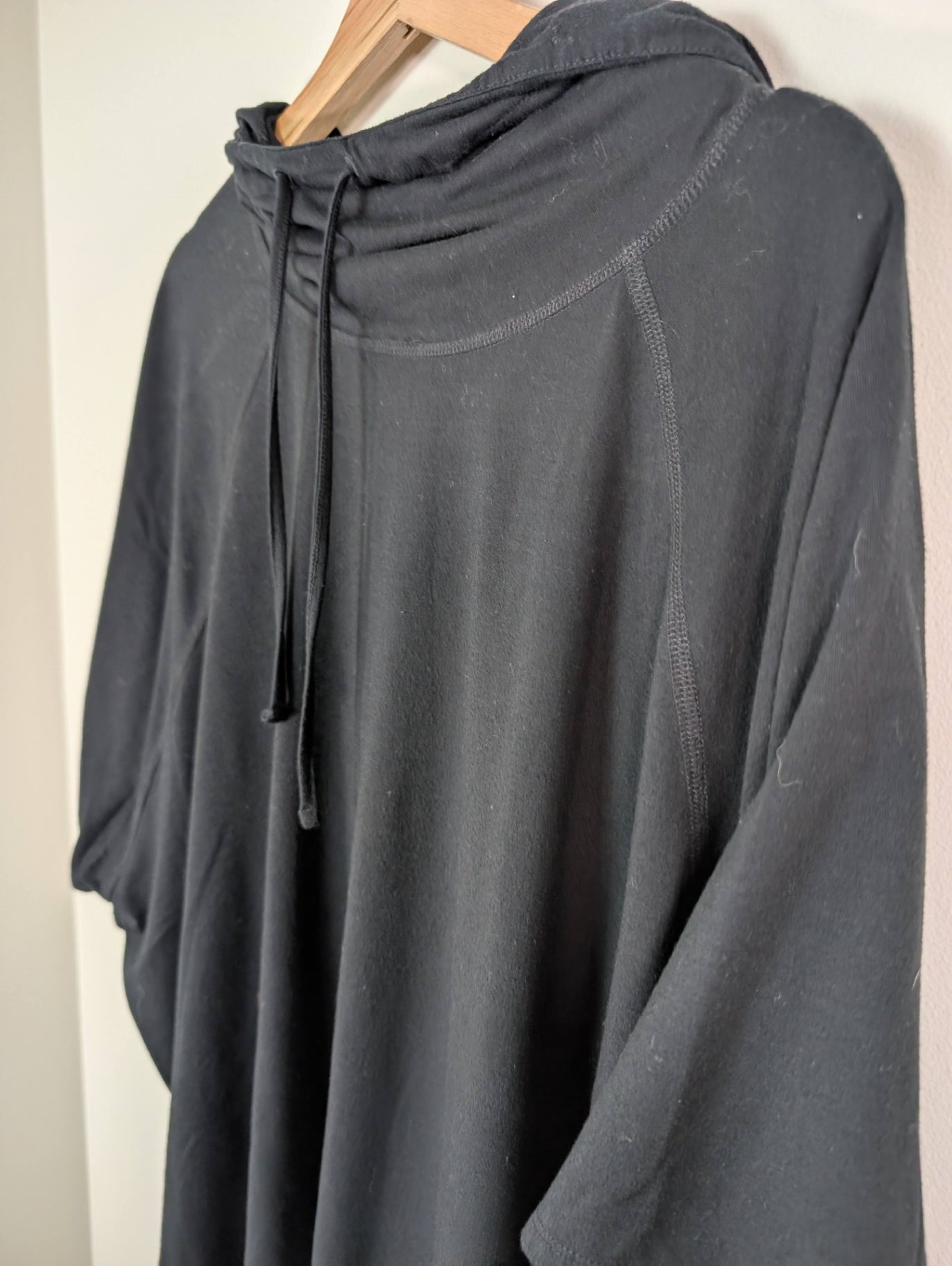 Joe Fresh Black poncho - Appears L