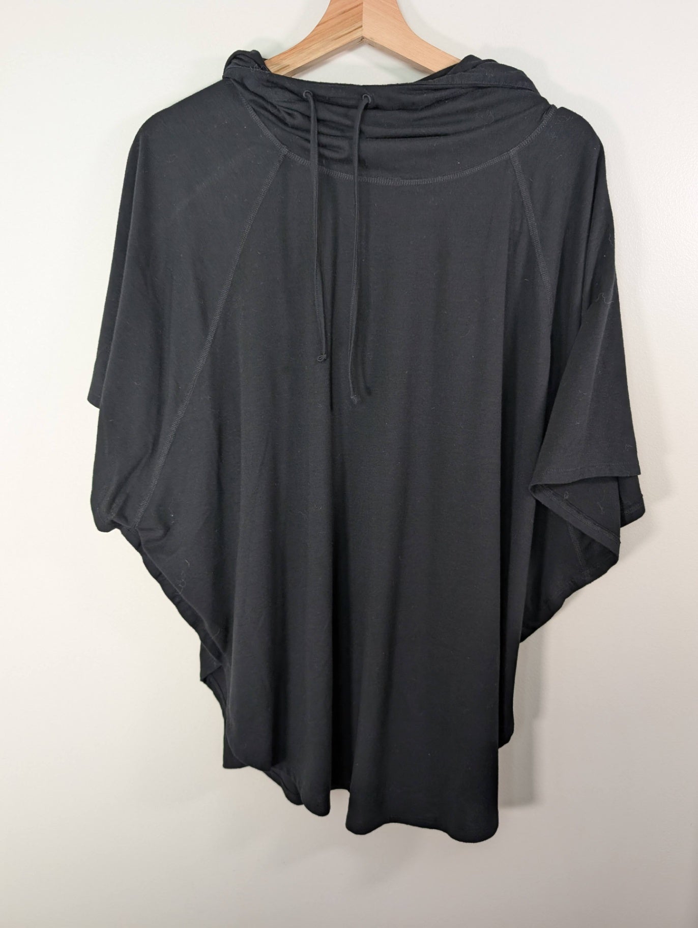 Joe Fresh Black poncho - Appears L