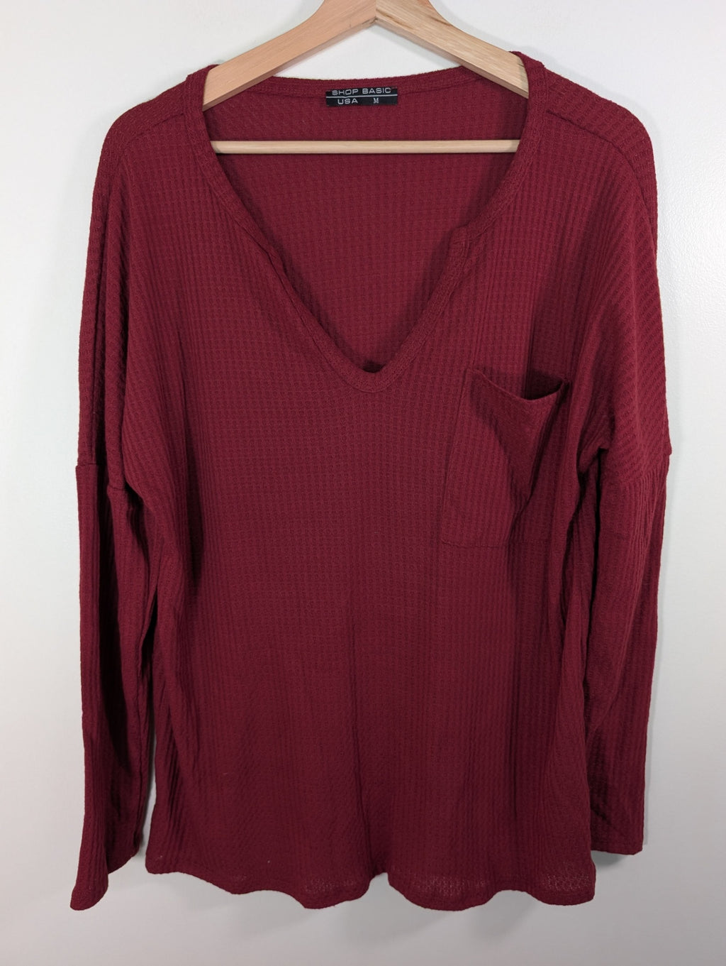 Shop Basic red sweater - M